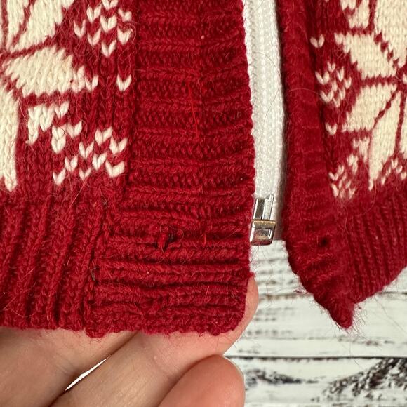 Women's Croft & Barrow Silk Blend Reindeer Snowflake Red Cream Zip Cardigan Sz L - Picture 8 of 8